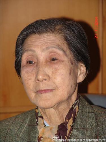 [又一位南京大屠殺幸存者去世 為不應(yīng)沉沒(méi)的真相轉(zhuǎn)發(fā)！]據(jù)@侵華日軍南京大屠殺遇難同胞紀(jì)念館10日晚，任靜萍老人靜靜地走了。當(dāng)年南京淪陷后，她被日軍的炮彈炸傷，尾骨受傷，父親下落不明…隨著任奶奶的去世，登記在冊(cè)的南京大屠殺幸存者僅剩下111位。他們，每一個(gè)都是鐵證！轉(zhuǎn)發(fā)，讓真相永不沉沒(méi)！