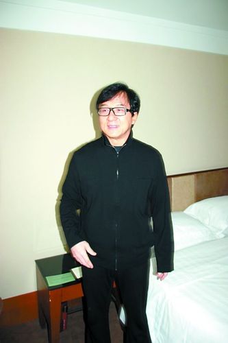 成龍很有親和力。本組圖/重慶晨報(bào)記者凃源