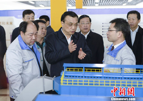 李克強考察企業(yè)最關(guān)心治霾技術(shù)建議給科技人員股權(quán)