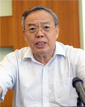 06十一屆全國(guó)政協(xié)經(jīng)濟(jì)委員會(huì)副主任、中國(guó)國(guó)際經(jīng)濟(jì)交流中心常務(wù)副理事長(zhǎng)鄭新立_副本