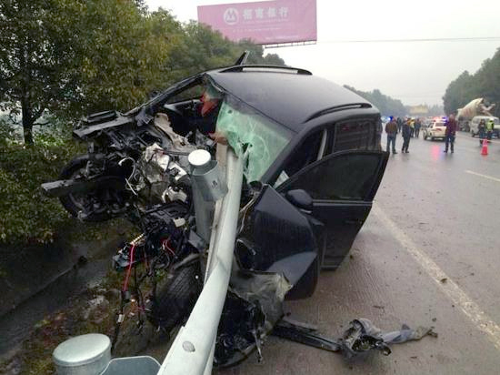 廣漢越野車(chē)撞傷老人后逃逸-又撞死一家四口4