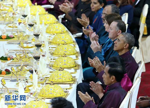 11月10日，國家主席習近平和夫人彭麗媛在北京為出席亞太經(jīng)合組織第二十二次領導人非正式會議的各經(jīng)濟體領導人及配偶舉行歡迎晚宴。這是晚宴現(xiàn)場。 新華社記者龐興雷攝