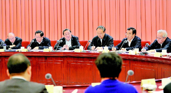 11月27日，全國(guó)政協(xié)在北京召開(kāi)雙周協(xié)商座談會(huì)，圍繞“大力支持中小微企業(yè)技術(shù)創(chuàng)新”協(xié)商討論、建言獻(xiàn)策。全國(guó)政協(xié)主席俞正聲主持會(huì)議并講話。 本報(bào)記者姜貴東攝