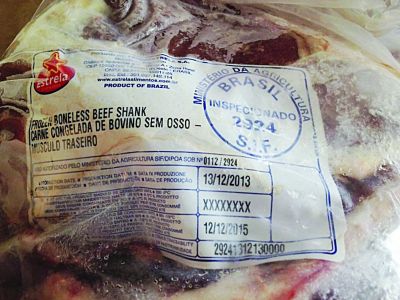 牛肉的外包裝上全是外文。