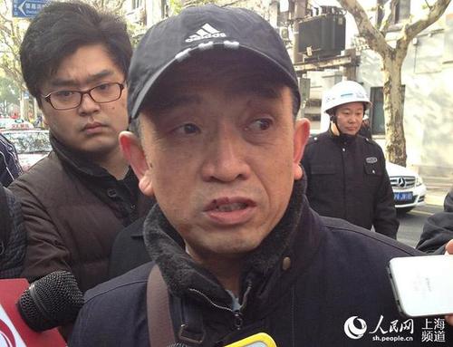 黃洋父親在回答記者問題時(shí)，表示“相信法律”。