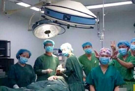 西安醫(yī)生手術臺自拍-分管副院長等3人被免職5