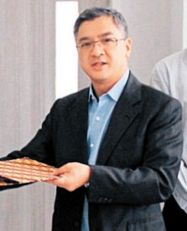 蔡志文擁有香港居民身份。