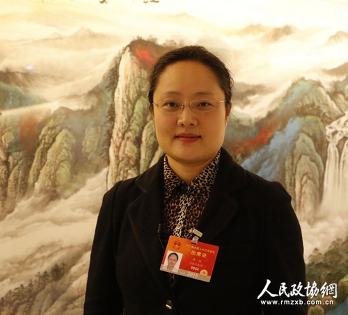 全國(guó)人大代表、共青團(tuán)安徽省委書記李紅。劉洪俠 攝_副本1
