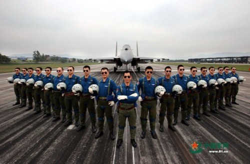 還等什么呢，趕緊參軍加入這樣的團(tuán)隊(duì)吧。劉應(yīng)華 攝