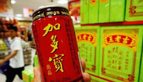 廣州王老吉大健康產(chǎn)業(yè)有限公司27日舉行新聞發(fā)布會(huì)通報(bào)，北京高院日前對(duì)王老吉起訴加多寶“七連冠”廣告語虛假宣傳案做出了“駁回加多寶上訴，維持原判”的終審判決。這是2012年廣藥集團(tuán)勝訴王老吉商標(biāo)仲裁案后，王老吉和加多寶一系列糾紛案件迎來的第一個(gè)終審判決，敗訴方加多寶將為“七連冠”廣告語付出300萬元的賠償。