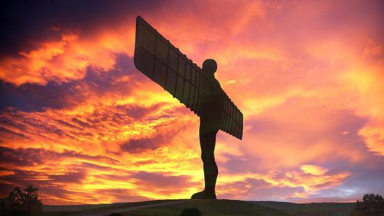 安東尼?葛姆雷，《北方的天使》（1994-8）圖片： ? Antony Gormley and Gateshead Council.