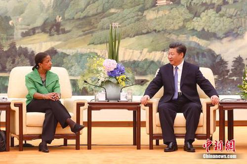 8月28日，中國國家主席習(xí)近平在人民大會堂會見美國總統(tǒng)國家安全事務(wù)助理賴斯。 中新社發(fā) 盛佳鵬 攝