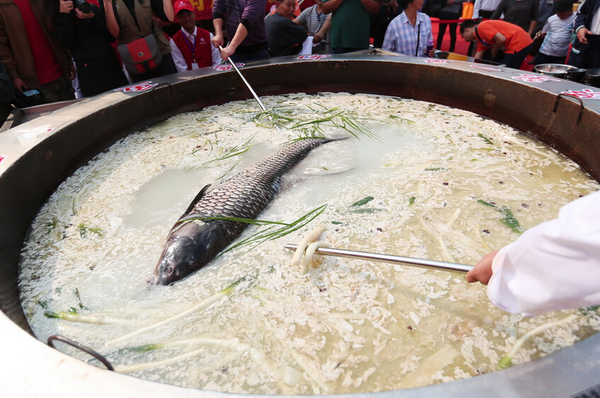 鄭州魚(yú)王熬湯