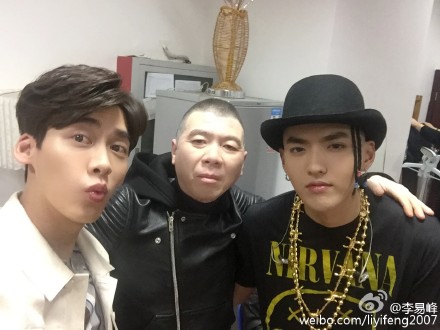 李易峰、馮小剛、吳亦凡合影