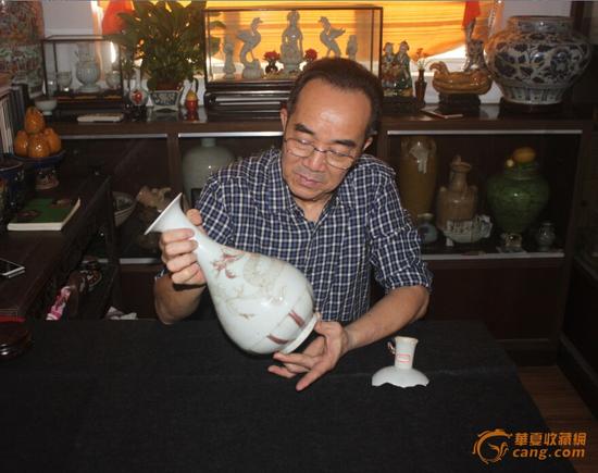 元釉里紅是元代漢族傳統(tǒng)瓷器燒造中，最具有代表性的一個品種。根據(jù)資深古陶瓷鑒藏家何滿光介紹，元釉里紅是陶瓷裝飾歷史上重要發(fā)明之一。