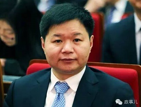 安路生出生于1965年，他的仕途經(jīng)歷與“鐵路”和“上海”兩個詞緊密相關(guān)。在任職“聯(lián)合黨委書記”前，任原閘北區(qū)委書記、區(qū)長黨政雙重“一把手”，再之前所有的職業(yè)履歷都與鐵路有關(guān)，在鐵路系統(tǒng)的多個職位中相互切換。