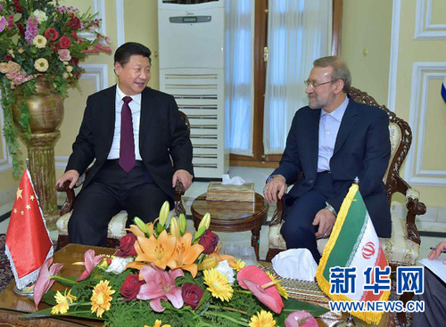 1月23日，國(guó)家主席習(xí)近平在德黑蘭會(huì)見(jiàn)伊朗伊斯蘭議會(huì)議長(zhǎng)拉里賈尼。 新華社記者李濤攝