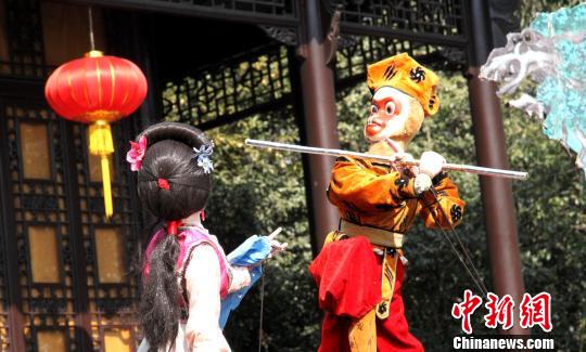 圖為孫悟空三打白骨精。　崔佳明　攝