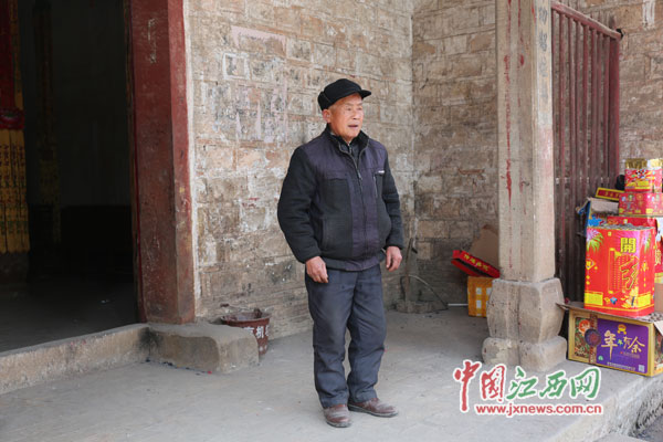 alt=為了實(shí)現(xiàn)父親生前遺愿，曾會(huì)和在廟里一守就是十年
