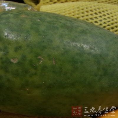 可燉食，冰糖燉木瓜可清心潤肺，醫(yī)治喉炎等疾患