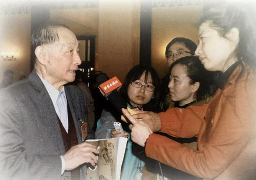 梅葆玖先生在兩會(huì)期間接受媒體采訪(fǎng)