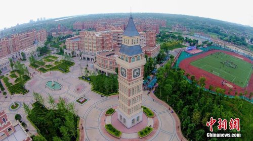 圖為學校內(nèi)景。