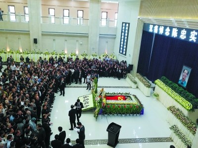 陳忠實(shí)遺體告別會(huì)今晨舉行枕《白鹿原》安詳離去
