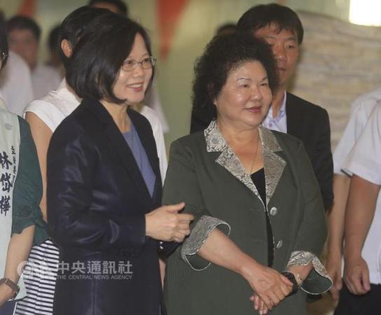 臺(tái)灣高雄市長陳菊表態(tài)愿前往大陸 蔡英文：支持