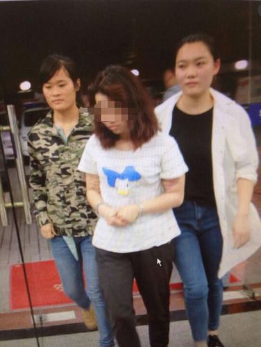 羅湖警方將嫌疑人抓獲。