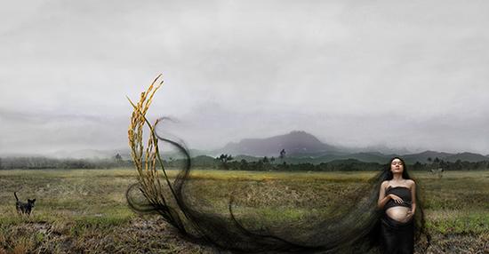 余依蘭，《Kinabalu Series：Huminodun》，digital print on Kodak Endura paper，106.5×204.5 cm（佳士得提供）