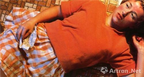 Cindy Sherman 《Untitled #96》 （1981）， 2011年5月紐約佳士得拍賣會拍得389.05萬美元。