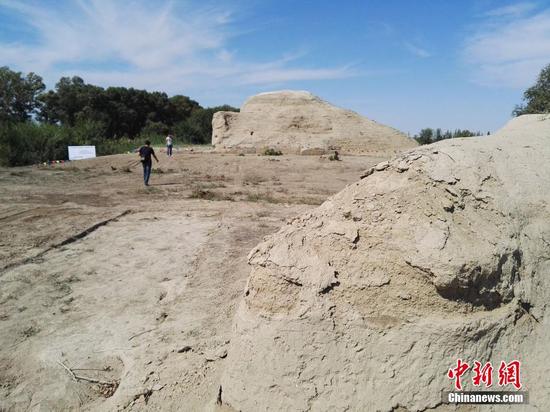 圖為北庭故城南門西側(cè)城墻遺址。中新社記者 王小軍 攝