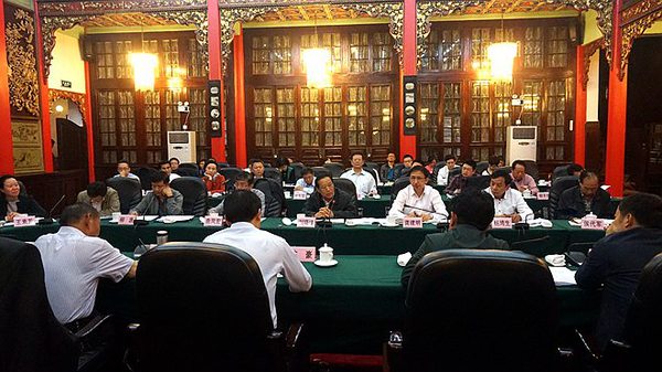 10月9日，農(nóng)工黨中央調(diào)研組與中共云南省委、省政府及有關(guān)部門在昆明舉行“脫貧攻堅(jiān)民主監(jiān)督”和“界河沿岸生態(tài)保護(hù)與國土流失防護(hù)”專題調(diào)研座談會(huì)