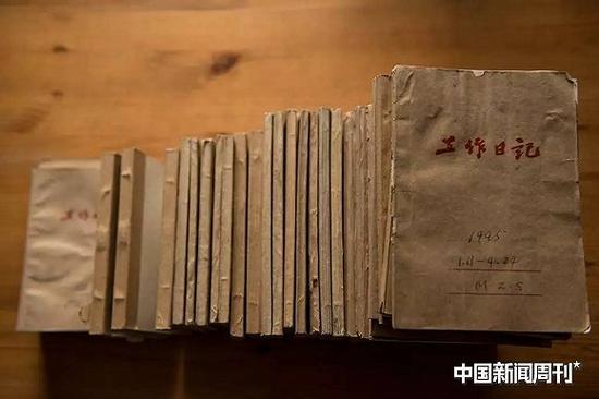 大量工作日記本至今仍保存完好。圖｜《中國新聞周刊》記者 董潔旭