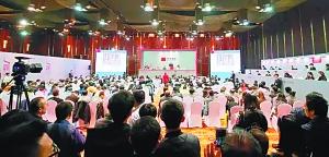 在嘉德拍賣現(xiàn)場，曾鞏后人曾紆《過訪帖》以4025萬元人民幣成交