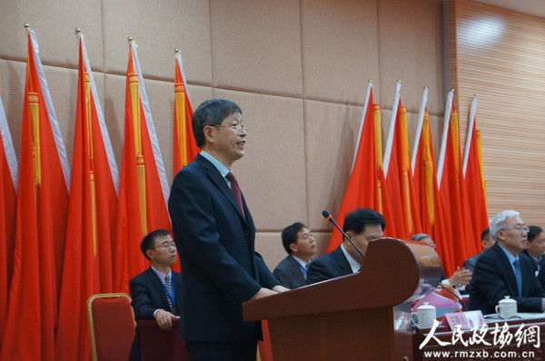 會上，大會主席團主席、民盟廈門市第十二屆主委陳昌生致開幕詞。2_副本