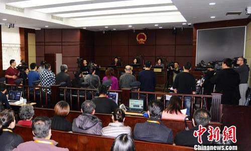 上海新生兒信息販賣(mài)案一審9日在浦東法院宣判。圖為庭審現(xiàn)場(chǎng)。　富心振 攝