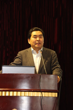４、國家衛(wèi)生計(jì)生委直屬機(jī)關(guān)黨委常務(wù)副書記、中國衛(wèi)生計(jì)生思想政治工作促進(jìn)會(huì)副會(huì)長(zhǎng)楊建立現(xiàn)場(chǎng)發(fā)言。吳琛　攝影
