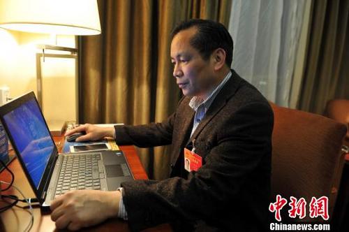 兩會綜述：五個“加號”透析2017年兩會僑界熱點