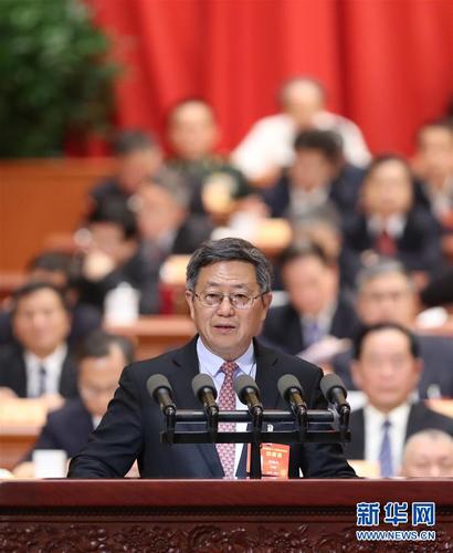 3月9日，全國(guó)政協(xié)十二屆五次會(huì)議在北京人民大會(huì)堂舉行第二次全體會(huì)議。這是遲福林委員作《供給側(cè)結(jié)構(gòu)性改革重在處理好政府與市場(chǎng)關(guān)系》的發(fā)言。新華社記者 劉衛(wèi)兵 攝