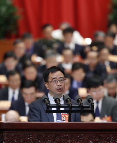 潘建偉委員代表九三學社中央作《敢于擔當 從我做起 為建設科技強國建功立業(yè)》的發(fā)言