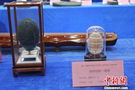 圖為蛋雕作品。　徐雪 攝