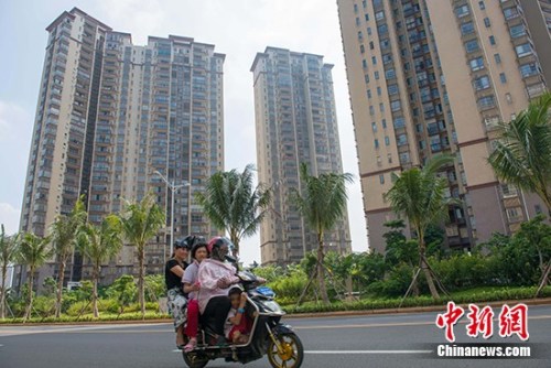 圖為山西太原民眾選購商品房。 <a target='_blank' href='http://www.chinanews.com/'>中新社</a>記者 韋亮 攝