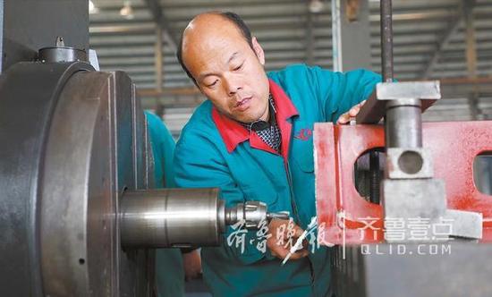 齊魯工匠李秀貴：初中沒念完，鉆研成總工程師