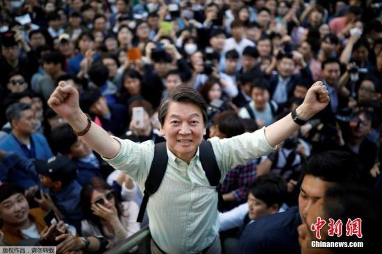 當(dāng)?shù)貢r間5月8日，在韓國大邱舉行的競選集會上，國民之黨候選人安哲秀將呼吁選民支持。