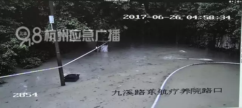 錢(qián)塘江流域暴發(fā)建國(guó)后第二大洪水 百年古橋被沖毀