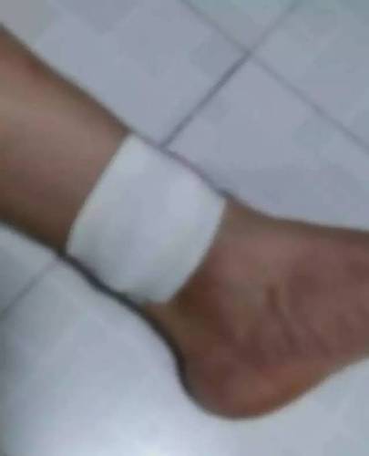 老婆一言不合就動手，重慶小伙被家暴兩年，連兄弟伙都看不下去了