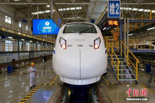 7月6日，一組CRH5G型技術提升動車組抵達西安鐵路局西安北動車所。 <a target='_blank' href='http://www.chinanews.com/'>中新社</a>記者 張遠 攝