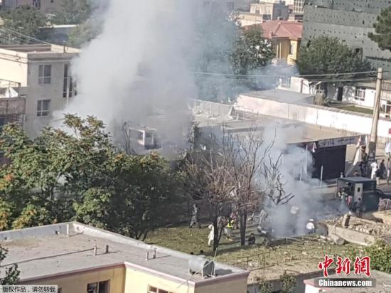 據報道，爆炸發(fā)生于24日早上的喀布爾第6警區(qū)，距阿富汗執(zhí)政當局第二副首席執(zhí)行官穆哈齊克(Mohammad Mohaqiq)官邸不遠。