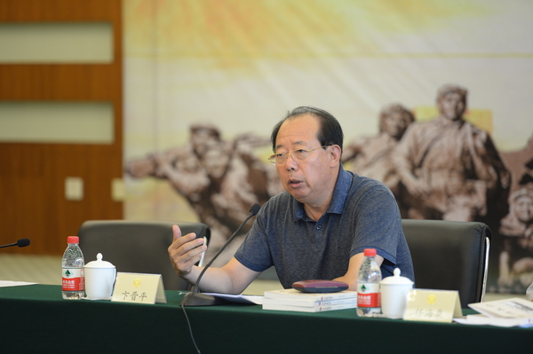 1全國政協(xié)文史和學(xué)習(xí)委員會(huì)副主任卞晉平